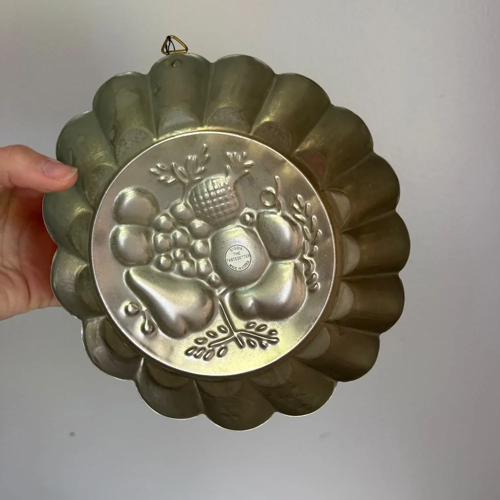 Sigma The Tastesetter Vintage Copper Tone Fruit Jello Mold Wall Hanging 7 inch
